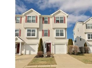 27 Highgrove Ct #17, West Deptford, NJ 08086