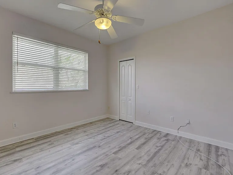 8028 Plantation Lakes Dr — Photo 24