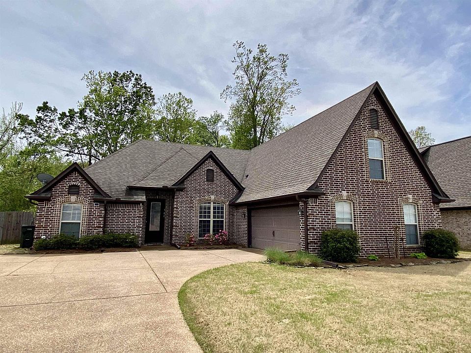 1st image of 300 Running Brook Ln