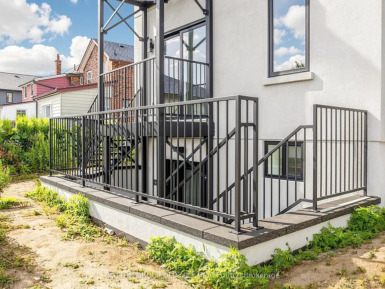 1925 Lawrence Ave W #1 — Photo 7