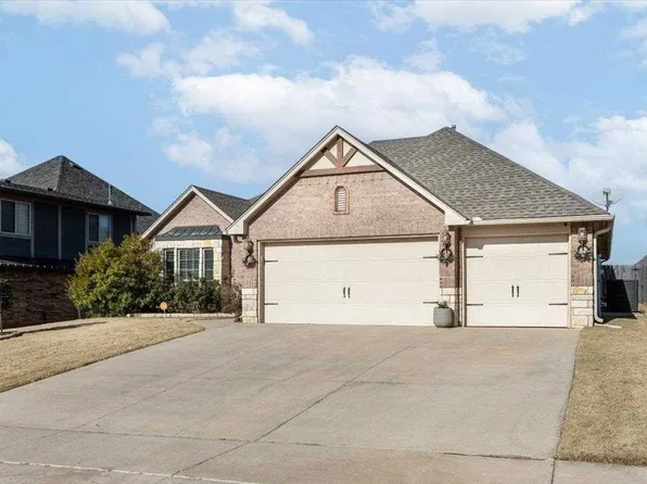 4308 NE Flycatcher Ln, Lawton, OK 73507