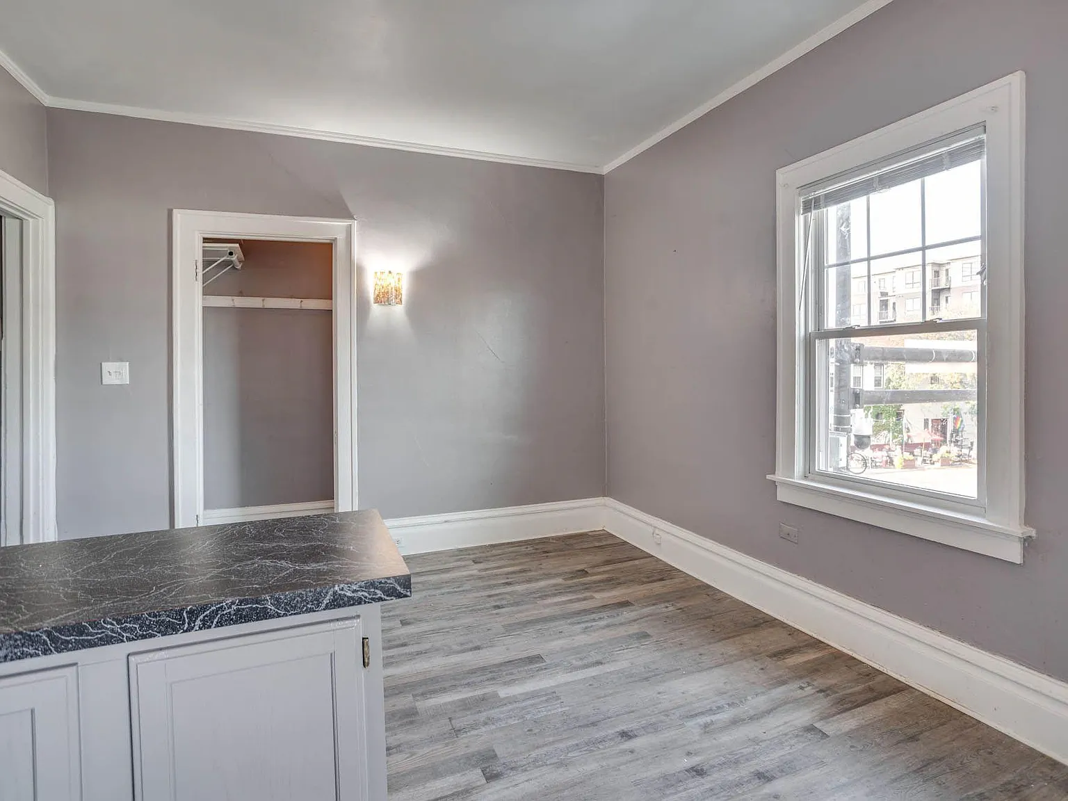 1523 W Lake St — Photo 3