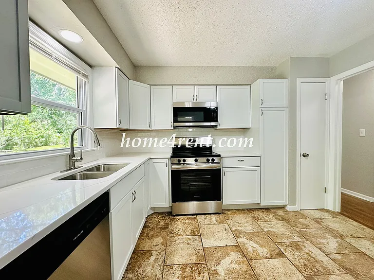 7421 Hardy Ave — Photo 15