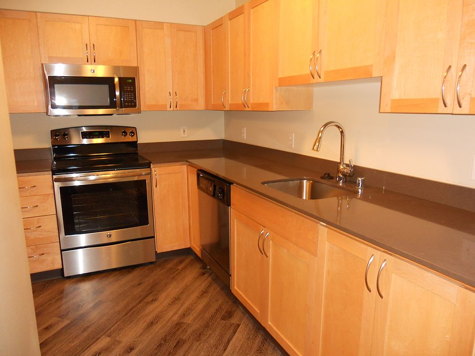 Gorgeously Renovated Kitchen - With Plenty of Room to Cook!