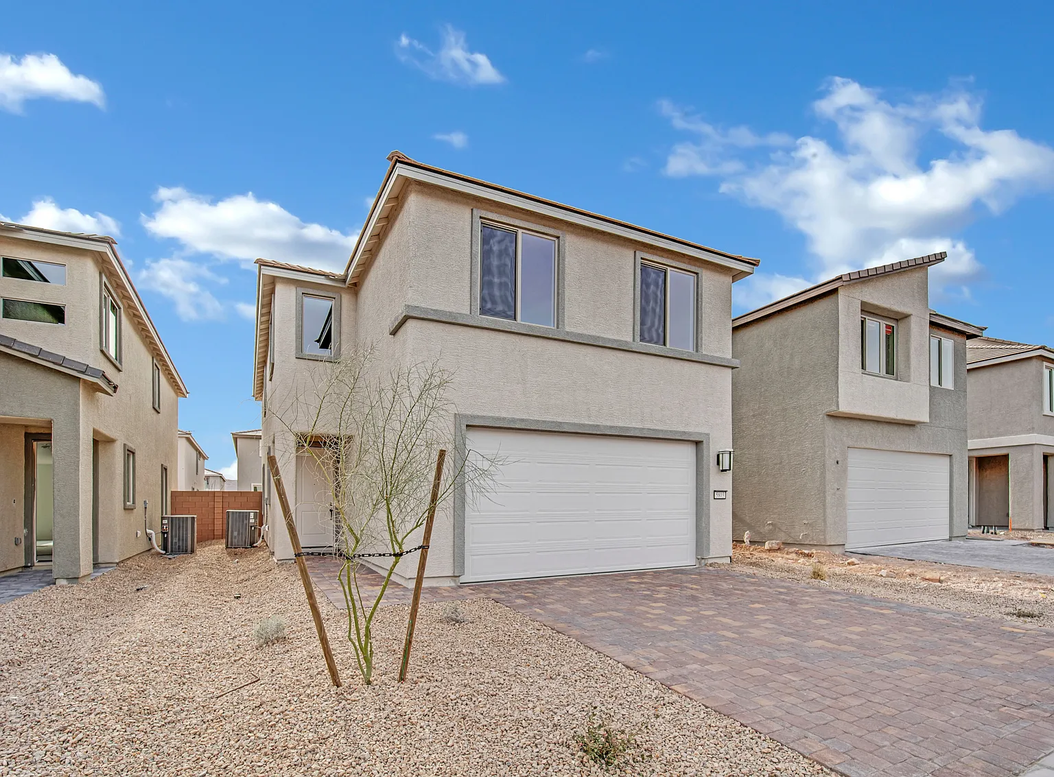 5 bed, 2300 sqft, $3,150 — Photo 2