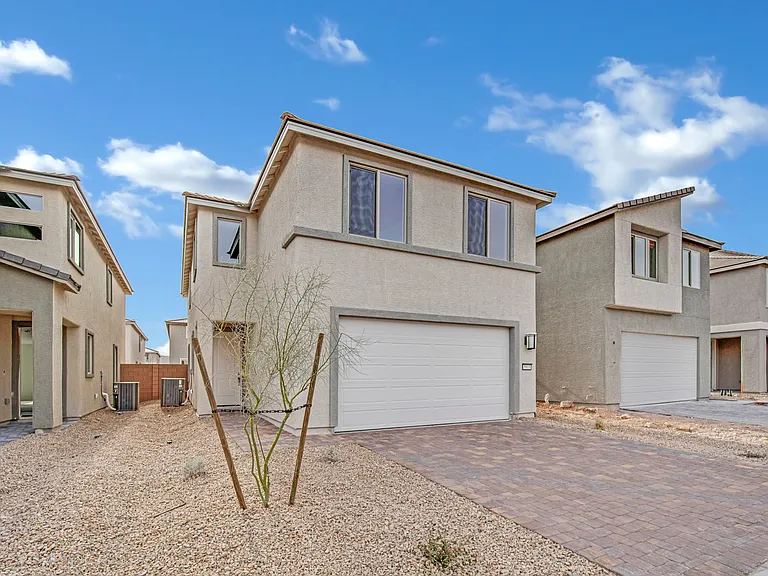 5803 W Haleh Ave — Photo 2