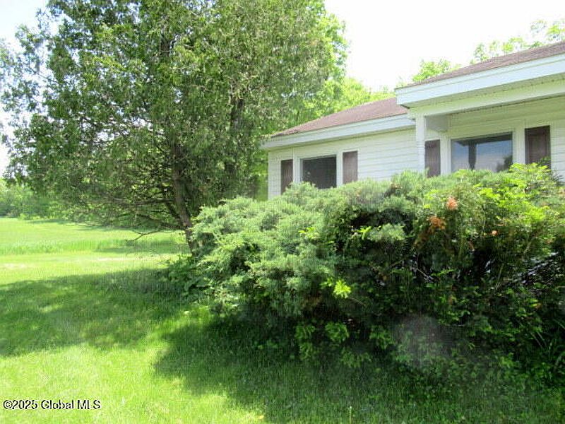 4th image of 90 Blackhouse Road