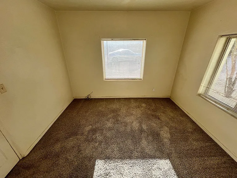 3706 E Fairmount St — Photo 24