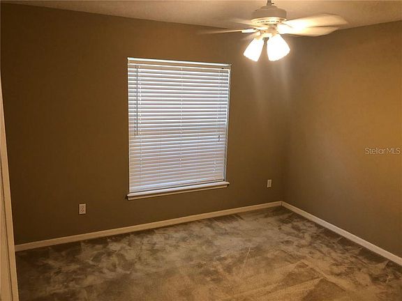 4th image of 916 N Lake Lindley Dr