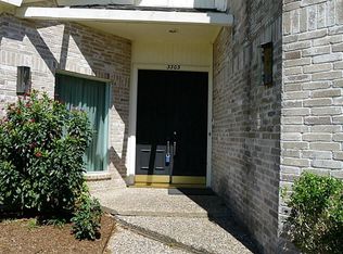 3303 Country Club Blvd, Stafford, TX 77477