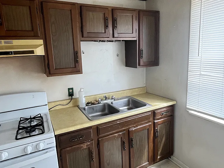 718 Penn Ave #2 — Photo 7