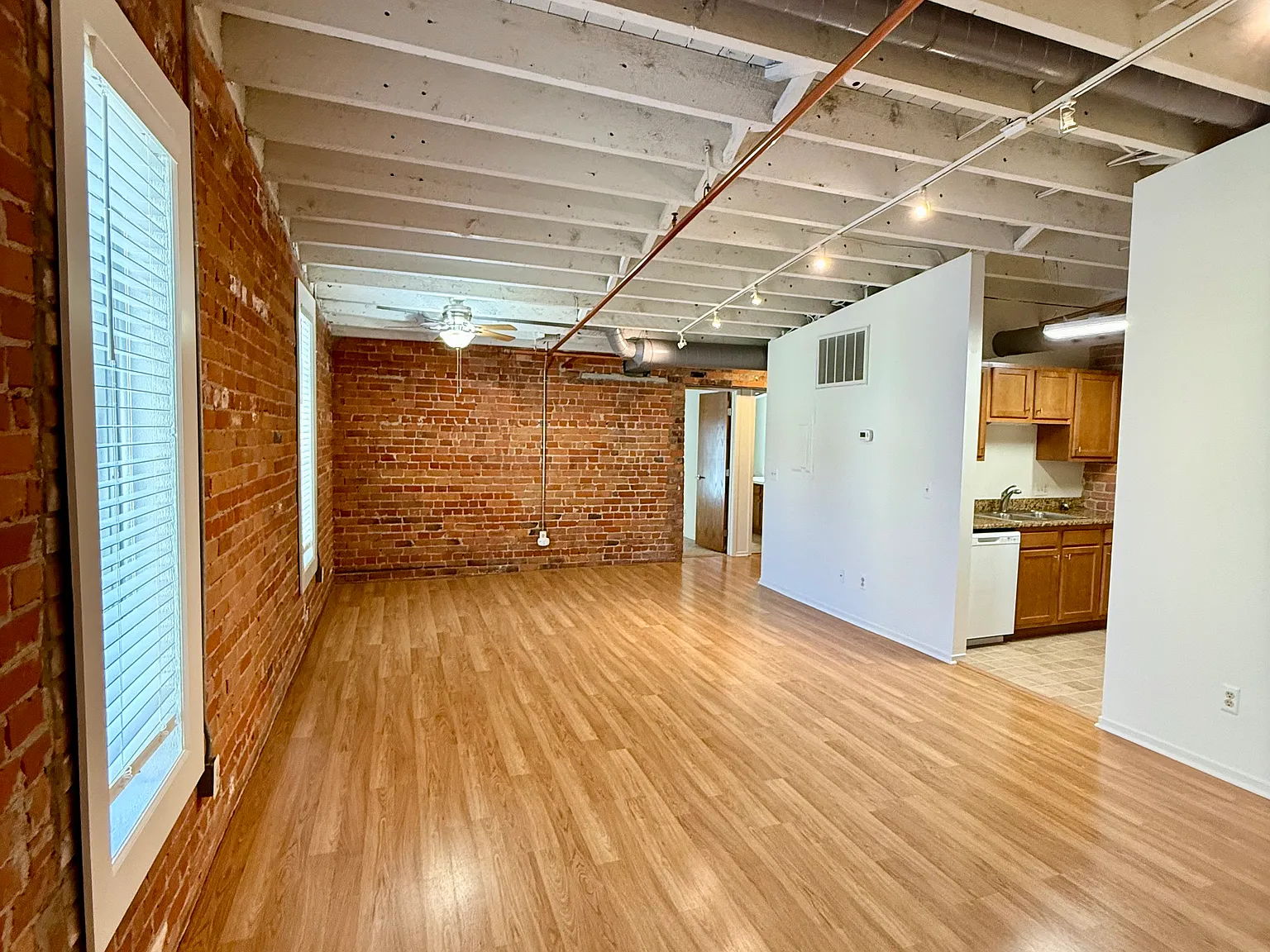 1 bed, 900 sqft, $1,795 — Photo 2