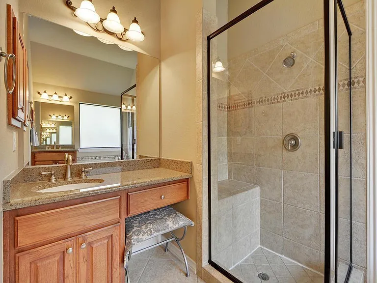 9504 Palmbrook Dr — Photo 12