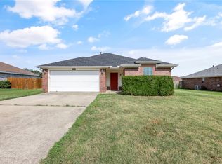 570 Sun Meadow Dr, Centerton, AR 72719