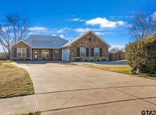 672 Linus Ln, Lindale, TX 75771