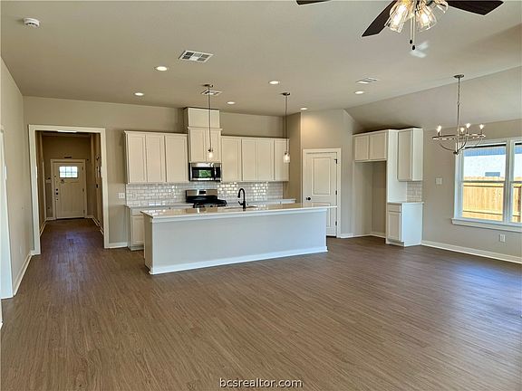 3rd image of 3022 Teller Dr