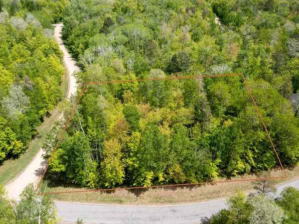 1 Green Scene Dr #13, Pequot Lakes, MN 56472