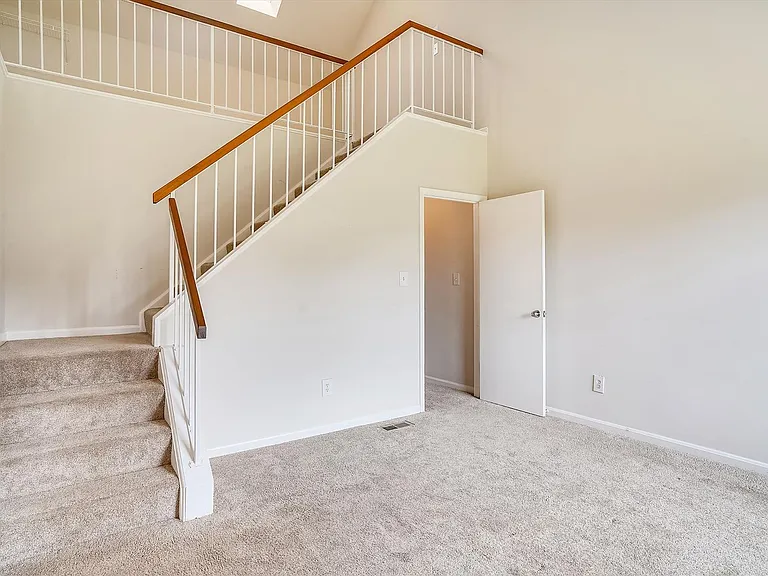 8830 Thomas Lea Ter — Photo 47