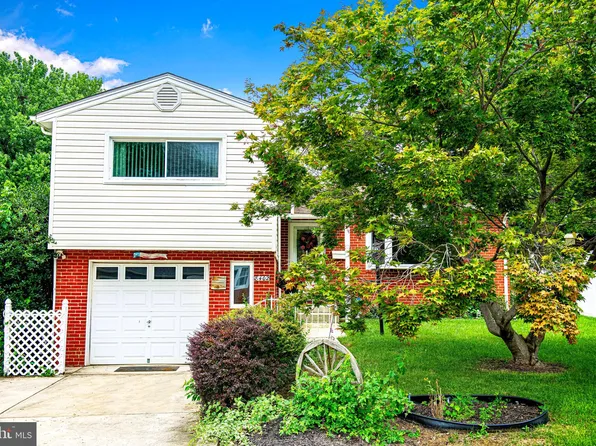 8402 Bayberry Rd, Parkville, MD 21234