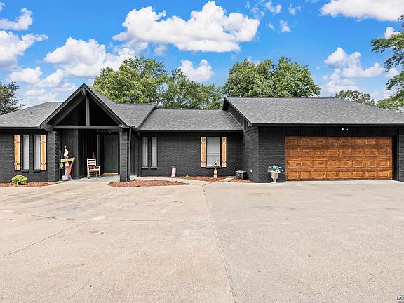 5th image of 1905 E Lake Dr