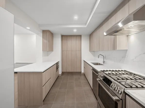 525 East 80th Street image 4 of 12