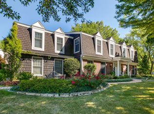 4055 Michelline Ln, Northbrook, IL 60062