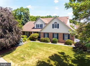 124 Pennsylvania Ave, Sinking Spring, PA 19608