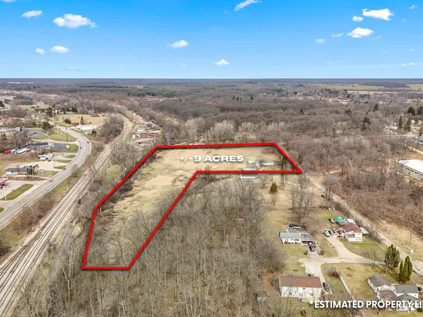 104 McClellan St, Hillsdale, MI 49242