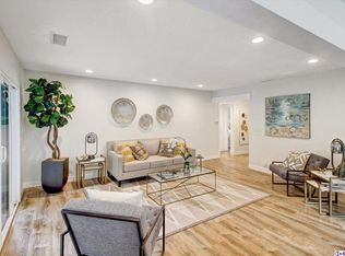 5321 Royer Ave, Woodland Hills, CA 91367