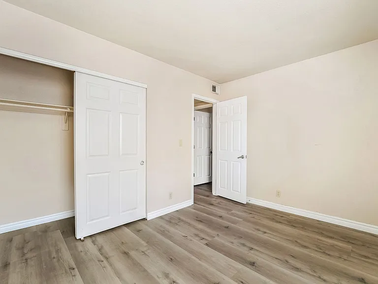 5062 River Glen Dr #151 — Photo 14