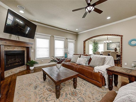 5th image of 6103 W Sommerset Ct