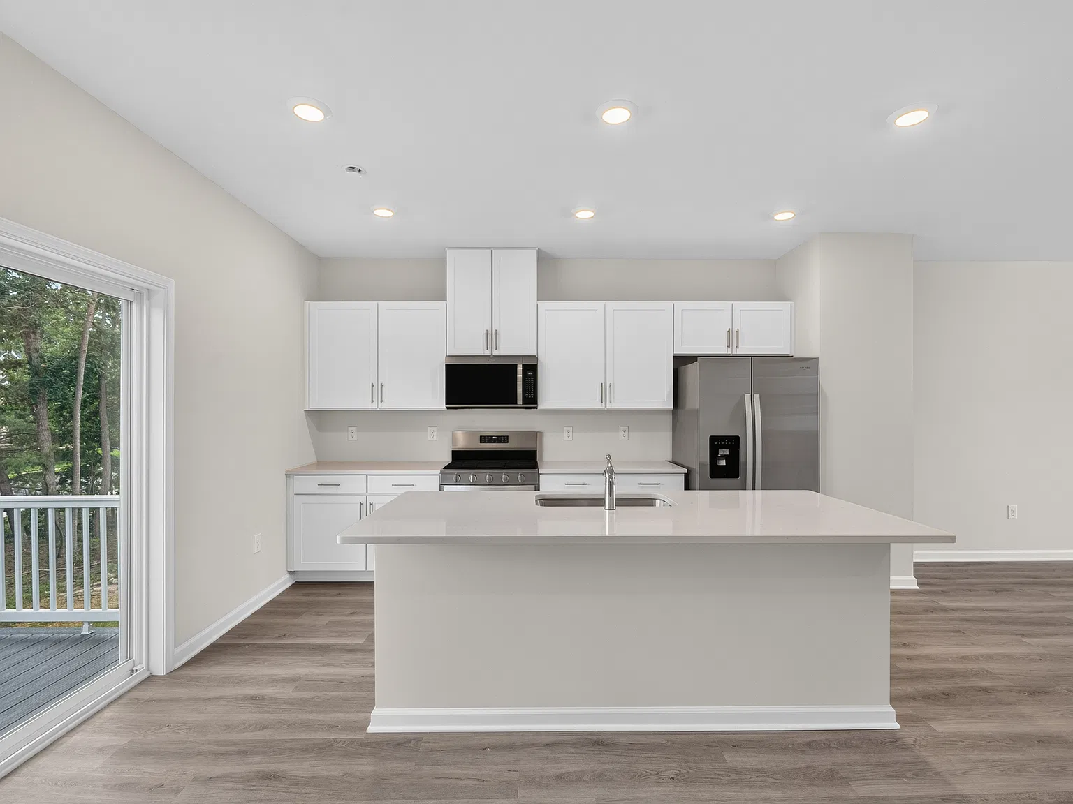 3 bed, 2.5 bath, 1962 sqft, $2,950 — Photo 1