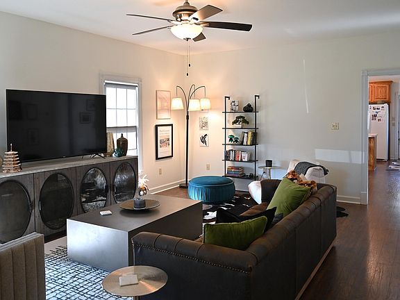 3rd image of 237 Waveland Ave APT 101