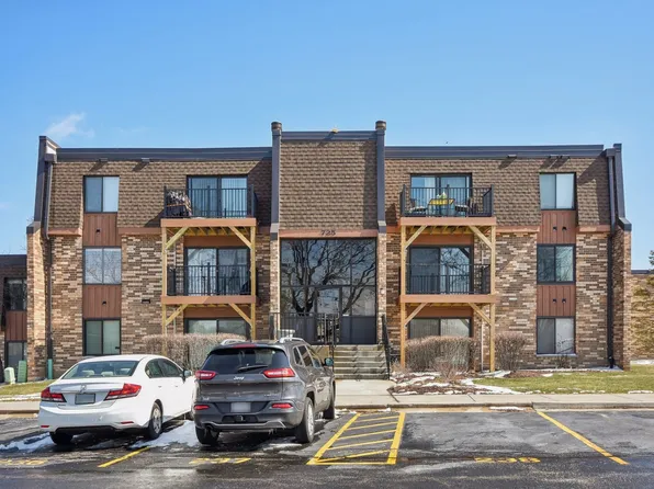 725 Limerick Ln APT 2B, Schaumburg, IL 60193