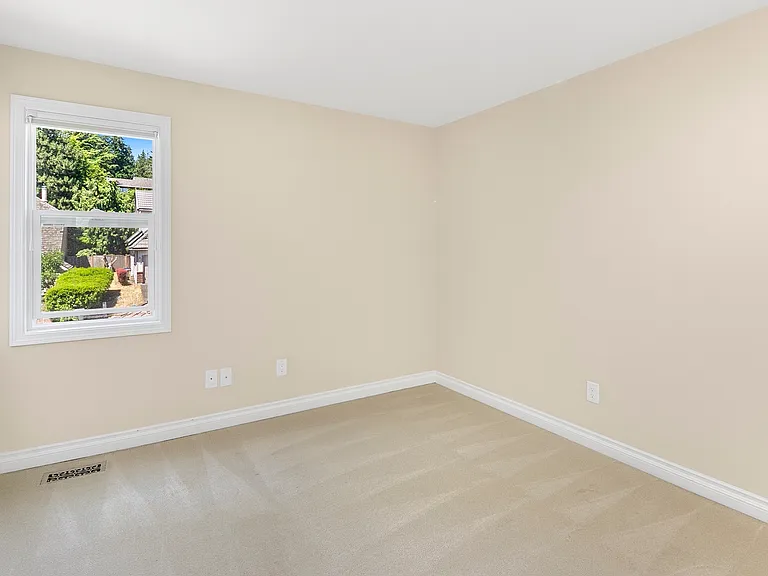 15023 SE 65th St — Photo 20