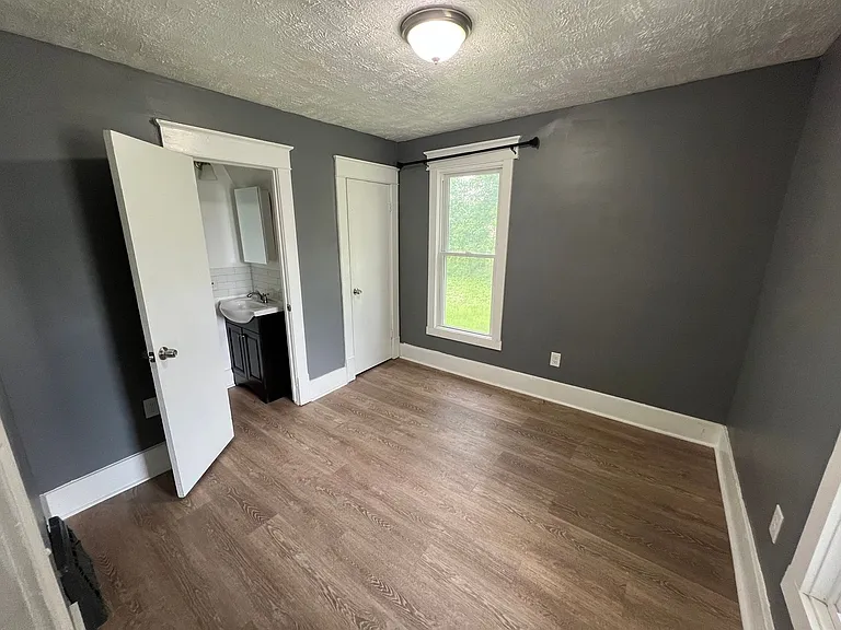 2538 4th Ave — Photo 10