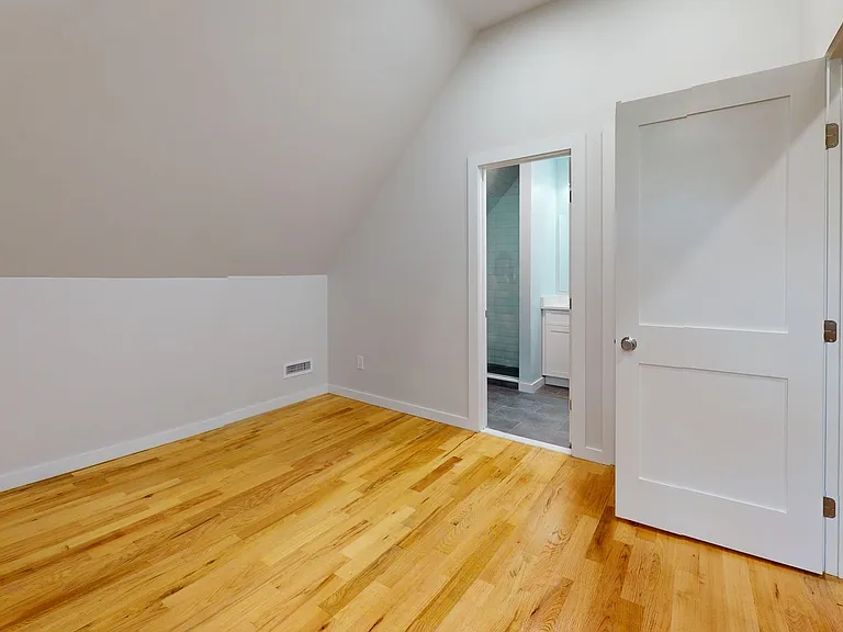 269 Humphrey St — Photo 19
