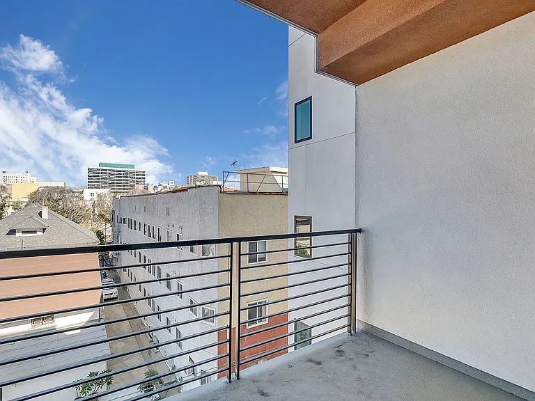 825 Coronado-Building — Photo 61