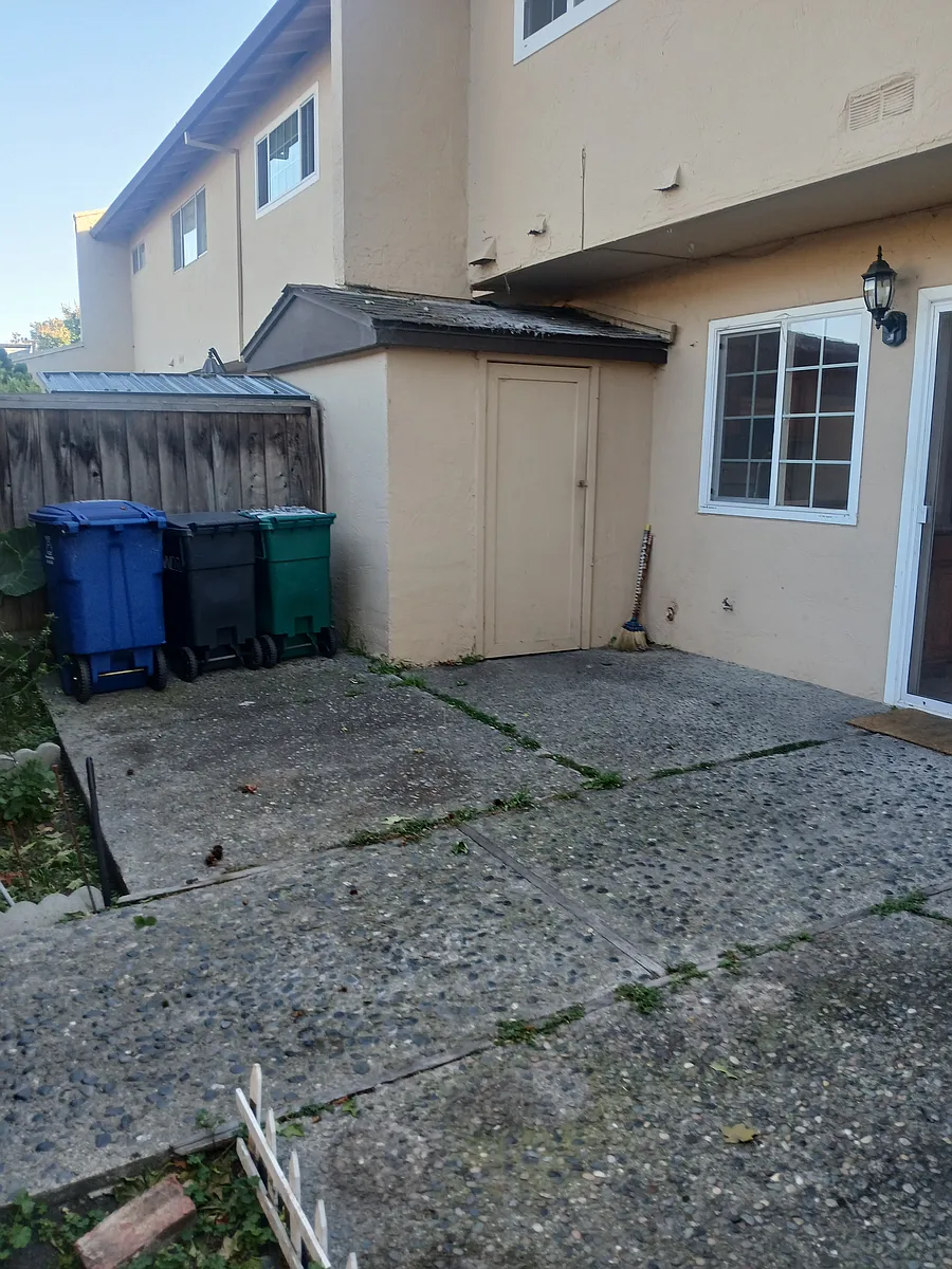 Building Photo - 27766 Del Norte Ct