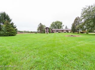 26661 W Country Estates Rd, Barrington, IL 60010
