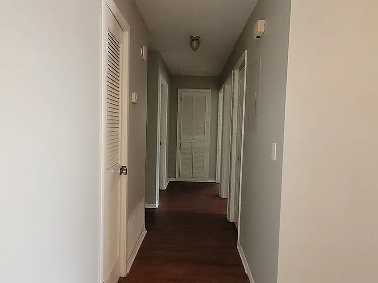 1519 Coffee Ct — Photo 4