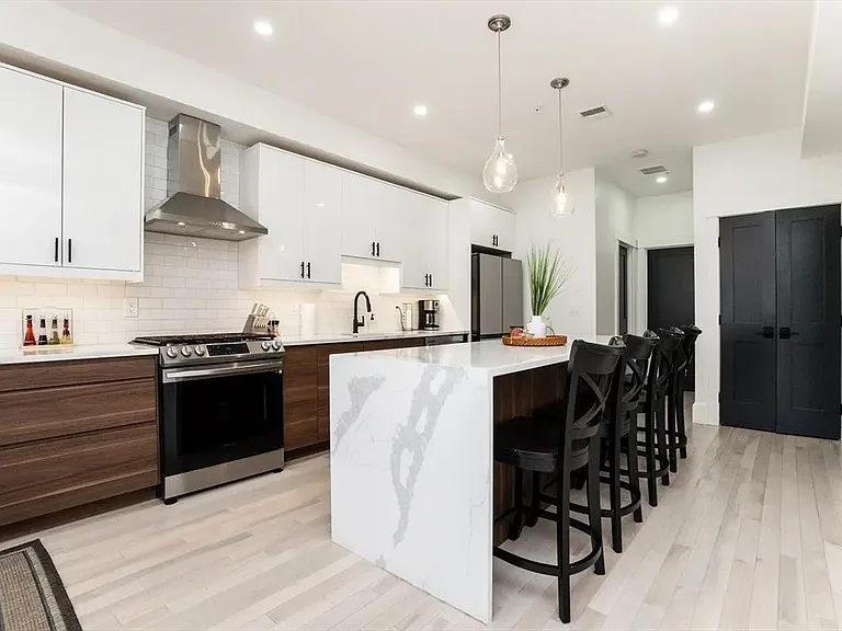 28 Telegraph St #2 — Photo 1