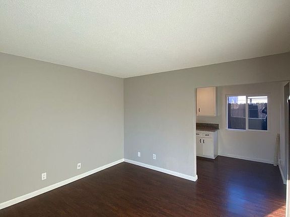 3rd image of 507 S Eastmont Ave APT 1
