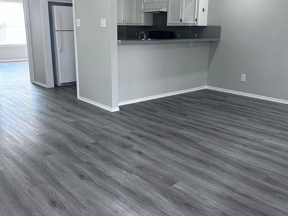 1st image of 1604 W McIntyre St APT 3
