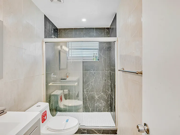 2121 McKinley St #2 — Photo 14