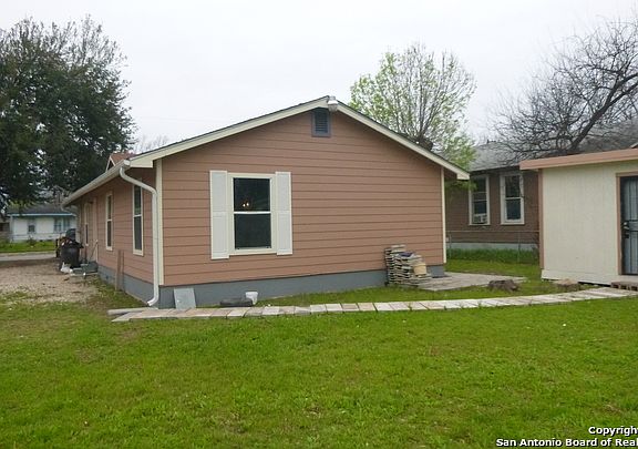 3rd image of 1003 Flanders Ave