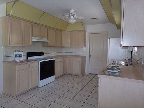5th image of 853 San Miguel