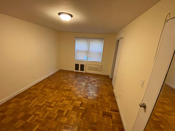 2nd image of 126 Franklin Ave APT 4C