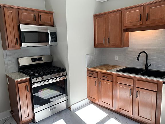 2nd image of 1560 Elmwood Ave #2
