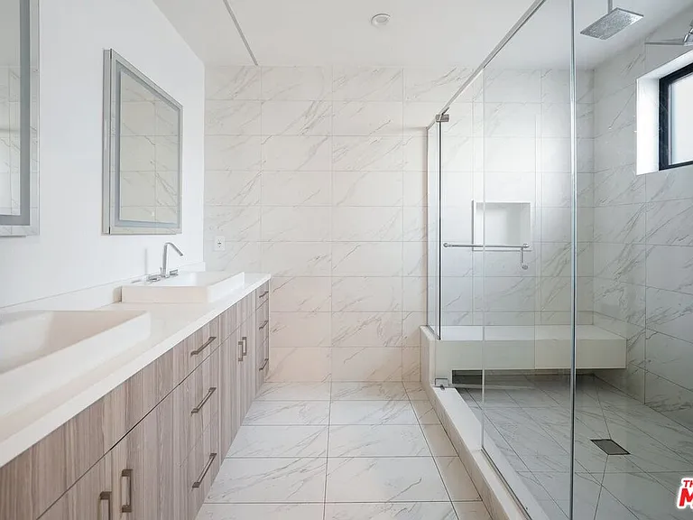 735 N Gramercy Pl — Photo 14
